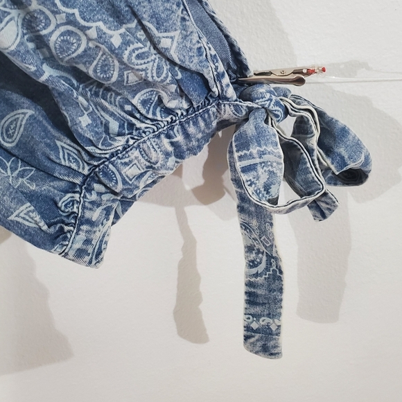 Pachwork Print Woman's Top Size Large Blue White - Picture 2 of 6